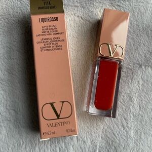 Valentino Liquid Matte Lip& blush 111A UNDRESSED VELVET